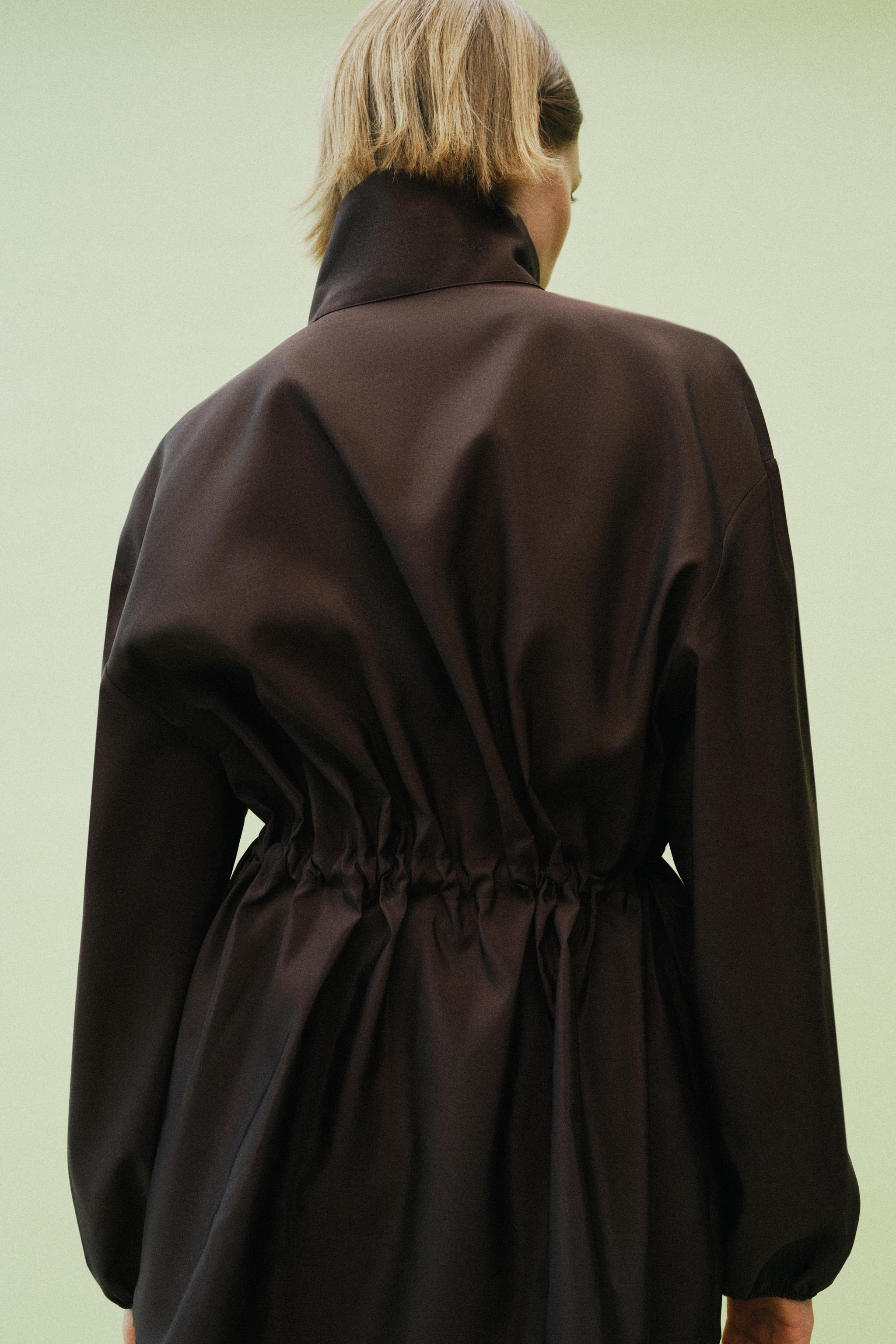VESTE COL MONTANT TAILLE AJUSTABLE